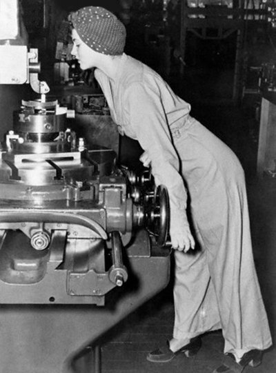 naomi-parker-rosie-the-riveter-at-lathe-1942