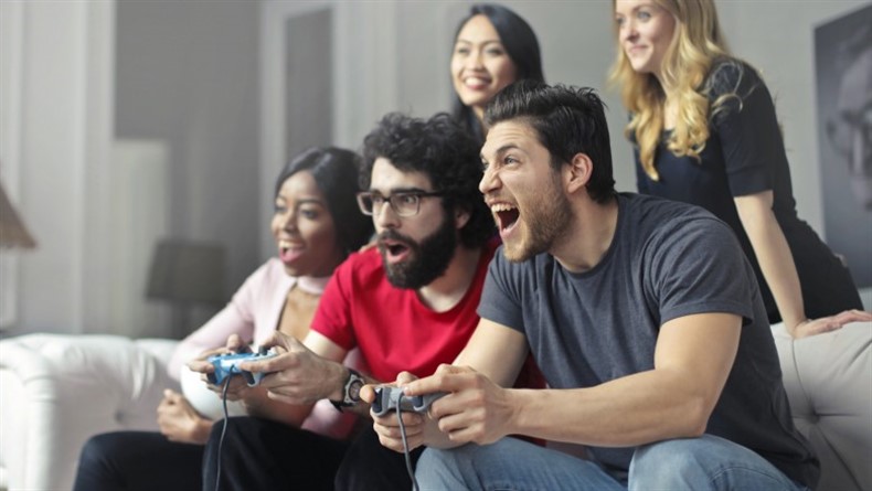 playing-video-games_790x445