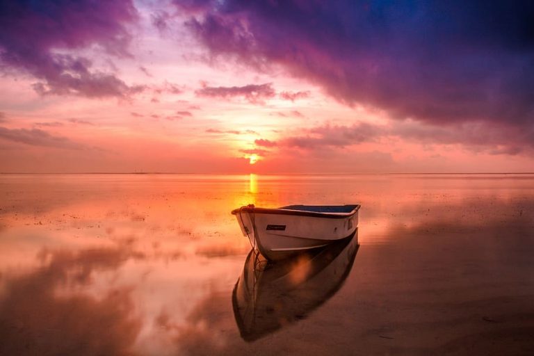 beach-boat-dawn-hd-wallpaper